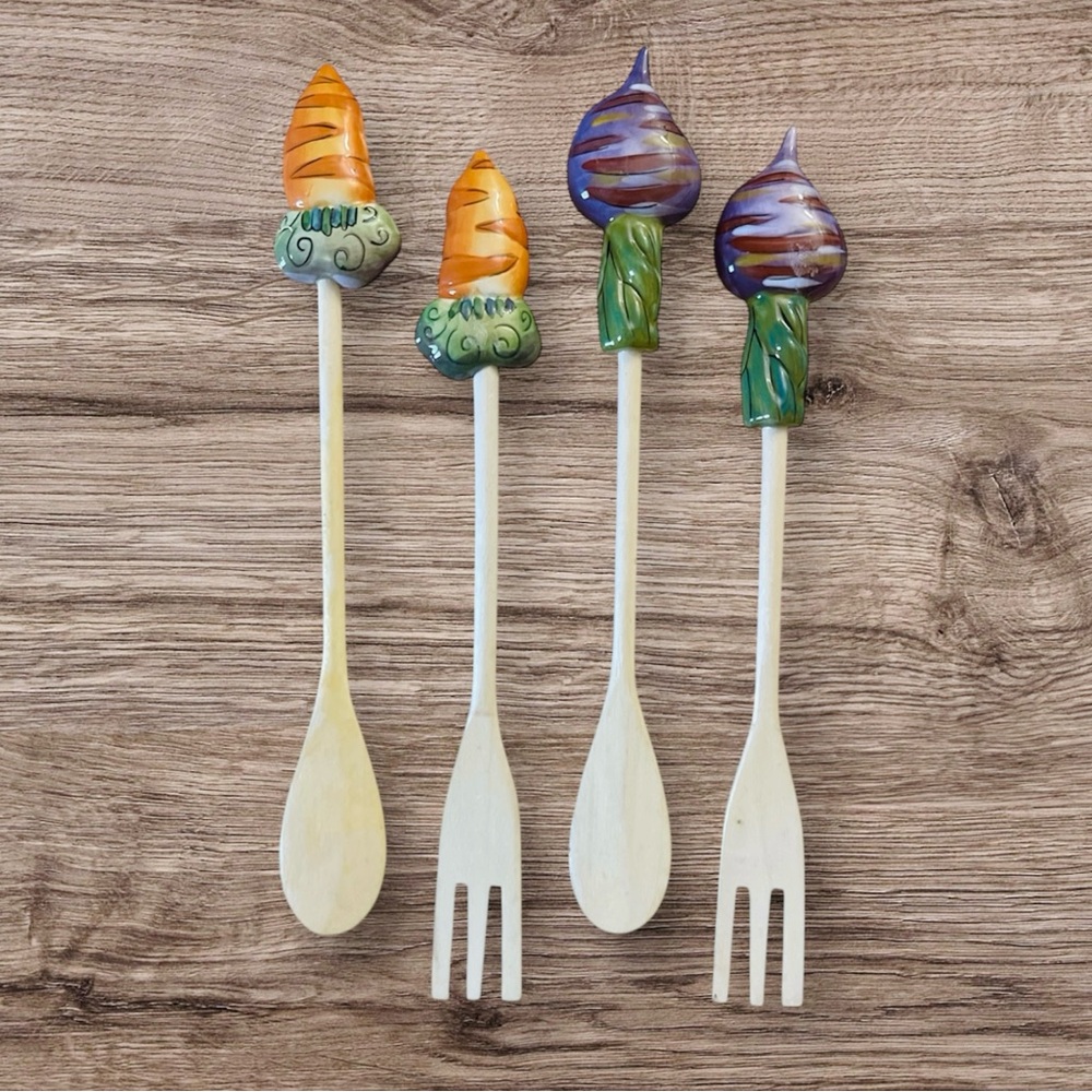 Heather Goldmine Ceramic Painted Carrots & Purple Onions Wooden Salad Set - Picture 2 of 6